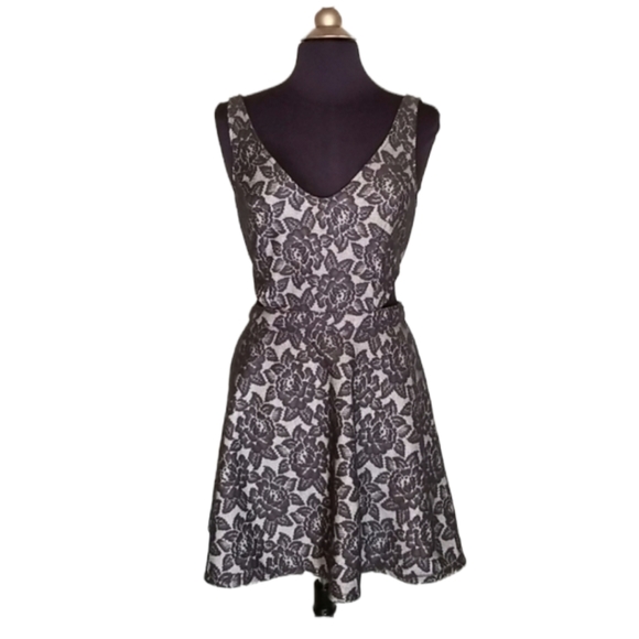Abercrombie & Fitch Dress Size Medium Black Fit Flare Sleeveless Lace - Picture 1 of 11